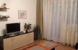 Apartament de 3 camere, etaj 2, balcon, zona Moldoveanu!