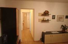 Apartament de 3 camere, etaj 2, balcon, zona Moldoveanu!