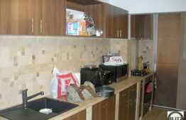 Vanzare 2 camere, 50 mp utili, decomandat, garaj, parcare, boxa, zona Kaufland!