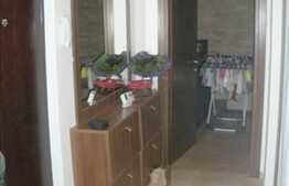 Vanzare 2 camere, 50 mp utili, decomandat, garaj, parcare, boxa, zona Kaufland!