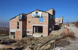  Casa cuplata,114 mp utili, 250 mp teren, panorama intr-un ansamblu de case premium