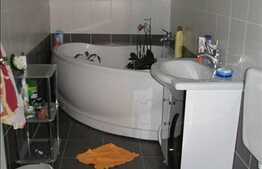 3 camere, 76 mp utili plus balcon, cu loc de parcare!