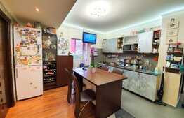 3 camere, parter inalt, parcare! Zona strazii Eroilor!