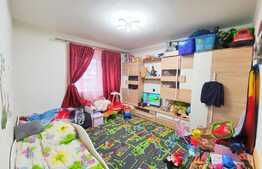 3 camere, parter inalt, parcare! Zona strazii Eroilor!