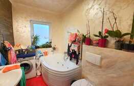 3 camere, parter inalt, parcare! Zona strazii Eroilor!