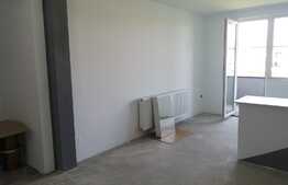  2 camere, semidecomandat, etaj intermediar, balcon, zona Porii!