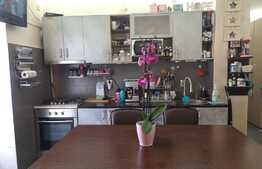 3 camere semidecomandate, parcare si balcon! zona Eroilor