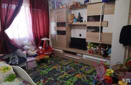 3 camere semidecomandate, parcare si balcon! zona Eroilor