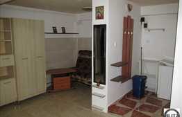 Garsoniera, 28 mp, imobil nou, mobilat! Zona strazii Beiusului!