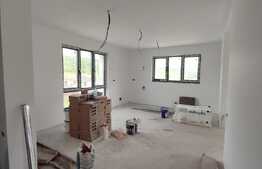 Casa cu piscina interioara, 270 mp utili, finisata.