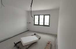 Casa cu piscina interioara, 270 mp utili, finisata.