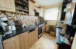 Apartament 3 camere, finisat, garaj, zona Primaverii