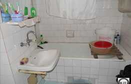 Vanzare 2 camere, decomandat, 52 mp utili, zona 1 Decembrie 1918, boxa subsol