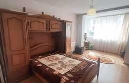 Apartament de 58 mp utili, parcare, etaj intermediar, zona Florilor