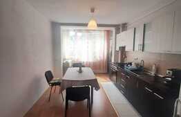 Apartament de 58 mp utili, parcare, etaj intermediar, zona Florilor