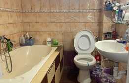 Casa individuala de vanzare ,  500 mp teren , 3 niveluri , acces facil, Luna de Sus 