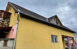 Casa individuala de vanzare ,  500 mp teren , 3 niveluri , acces facil, Luna de Sus 