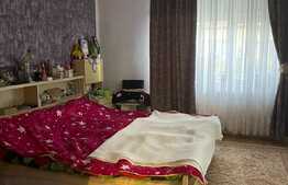 Casa individuala de vanzare ,  500 mp teren , 3 niveluri , acces facil, Luna de Sus 