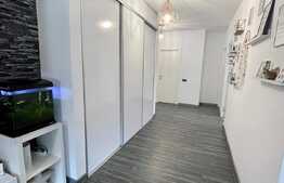 Apartament de lux, 3 camere, 2 bai, parcare, zona Subcetate