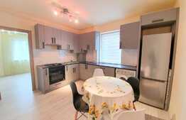 2 camere decomandate, etaj intermediar, parcare! Zona Vivo!