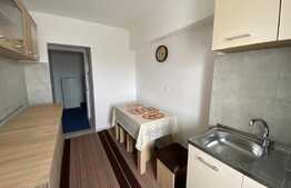 Apartament de 3 camere, decomandat, 70 mp, balcon, zona Fabricii