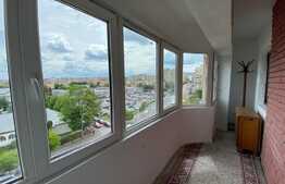 Apartament de 3 camere, decomandat, 70 mp, balcon, zona Fabricii
