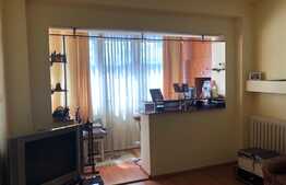 Apartament de 4 camere decomandat, zona Aurel Vlaicu!