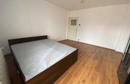 Apartament de 3 camere, decomandat, 70 mp, 3 balcoane, zona strazii Cipariu