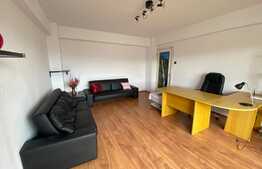 Apartament de 3 camere, decomandat, 70 mp, 3 balcoane, zona strazii Cipariu