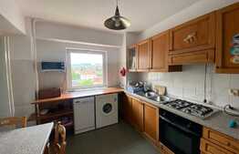 Apartament de 3 camere, decomandat, 70 mp, 3 balcoane, zona strazii Cipariu