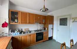 Apartament de 3 camere, decomandat, 70 mp, 3 balcoane, zona strazii Cipariu