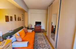 Apartament 3 camere, zona ultracentrala, cu parcare! Etaj intermediar! 