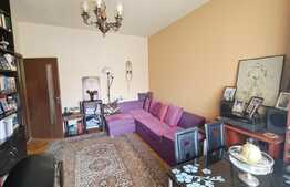 Apartament 3 camere, zona ultracentrala, cu parcare! Etaj intermediar! 