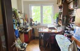 Apartament 3 camere, zona ultracentrala, cu parcare! Etaj intermediar! 