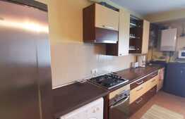 Etaj intermediar, parcare, zona centrala