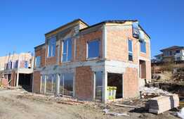 Casa cuplata,110 mp utili, 250 mp teren, panorama, ansamblu de case premium