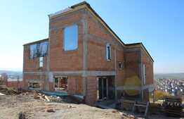 Casa cuplata,110 mp utili, 250 mp teren, panorama, ansamblu de case premium