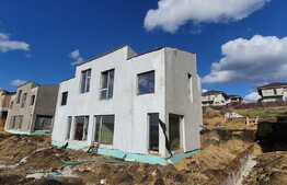 Casa cuplata,114 mp utili, 250 mp teren, ansamblu de case premium