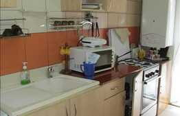 Mansarda cu 1 camera, 36 mp utili, balcon, zona Pietei Floresti!