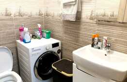 Apartament la cheie cu gradina de 100mp, 77mp, 3 camere semidecomandate! Zona Terra