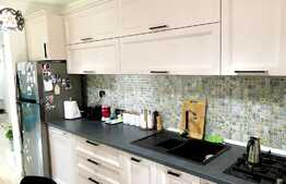 Apartament la cheie cu gradina de 100mp, 77mp, 3 camere semidecomandate! Zona Terra