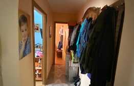 Apartament decomandat, 68 mp, parcare, balcon 6 mp, Codlea 