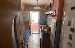 Apartament decomandat, 68 mp, parcare, balcon 6 mp, Codlea 
