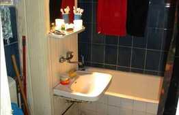 Apartament de vanzare 2 camere, 45 mp utili, decomandat, cu boxa, zona Big