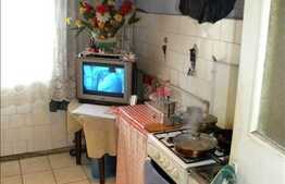 Apartament de vanzare 2 camere, 45 mp utili, decomandat, cu boxa, zona Big