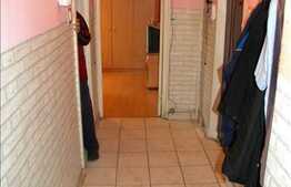 Apartament de vanzare 2 camere, 45 mp utili, decomandat, cu boxa, zona Big