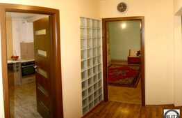 Vanzare apartament zona Piata Hermes, 80 mp 4 camere decomandate. Loc de parcare