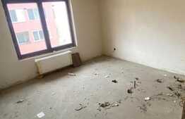 Apartament 2 camere,decomandat, 2 parcari,2 bai, pod 46mp, zona Terra