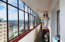 Apartament 3 camere decomandate, cu balcon 18 mp, in cartierul Zorilor  