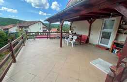 Casa individuala de vanzare, piscina exterioara , 532 mp teren, Gilau ! 